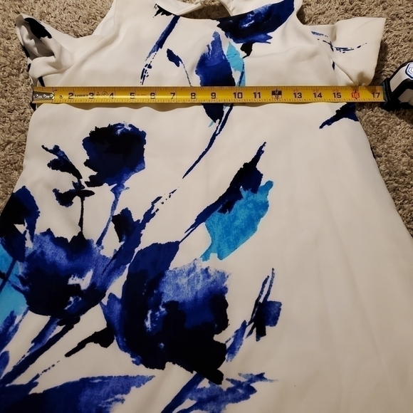 Floral cold shoulder petite dress - Picture 7 of 13